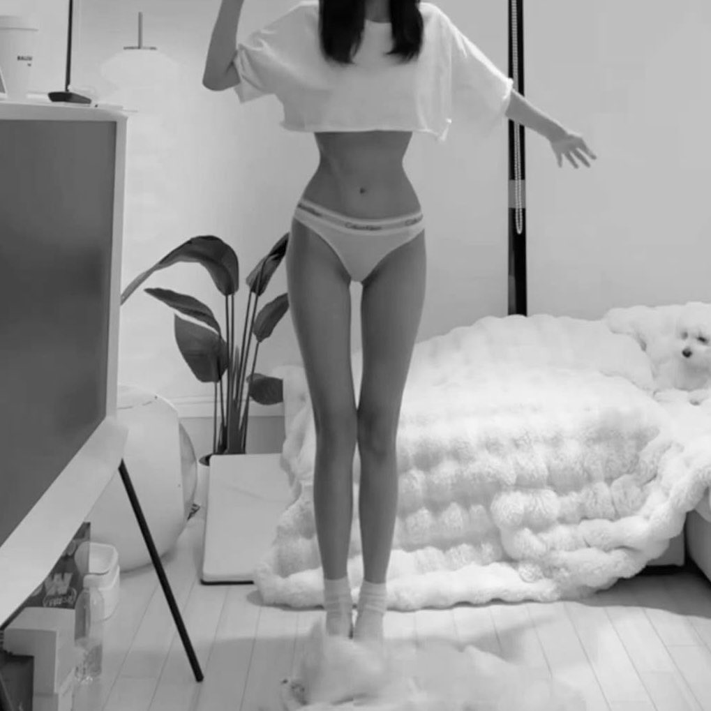vfedki's tweet photo. moothunt day 3 bc i'm lonely
#moothunt  

⋮ ⌗ ┆ ̟ᛝ edtwt &amp; 💉ノ :: 5'10/178cm

𓂃  sw: 181lbs cw: 130lbs ノ19 .

#edrtwt 
⊹ ࣪ ˖
︶⊹︶︶୨୧︶︶⊹︶
♡ or ⟳ to be moots <33 https://t.co/BjQRdOsY2O