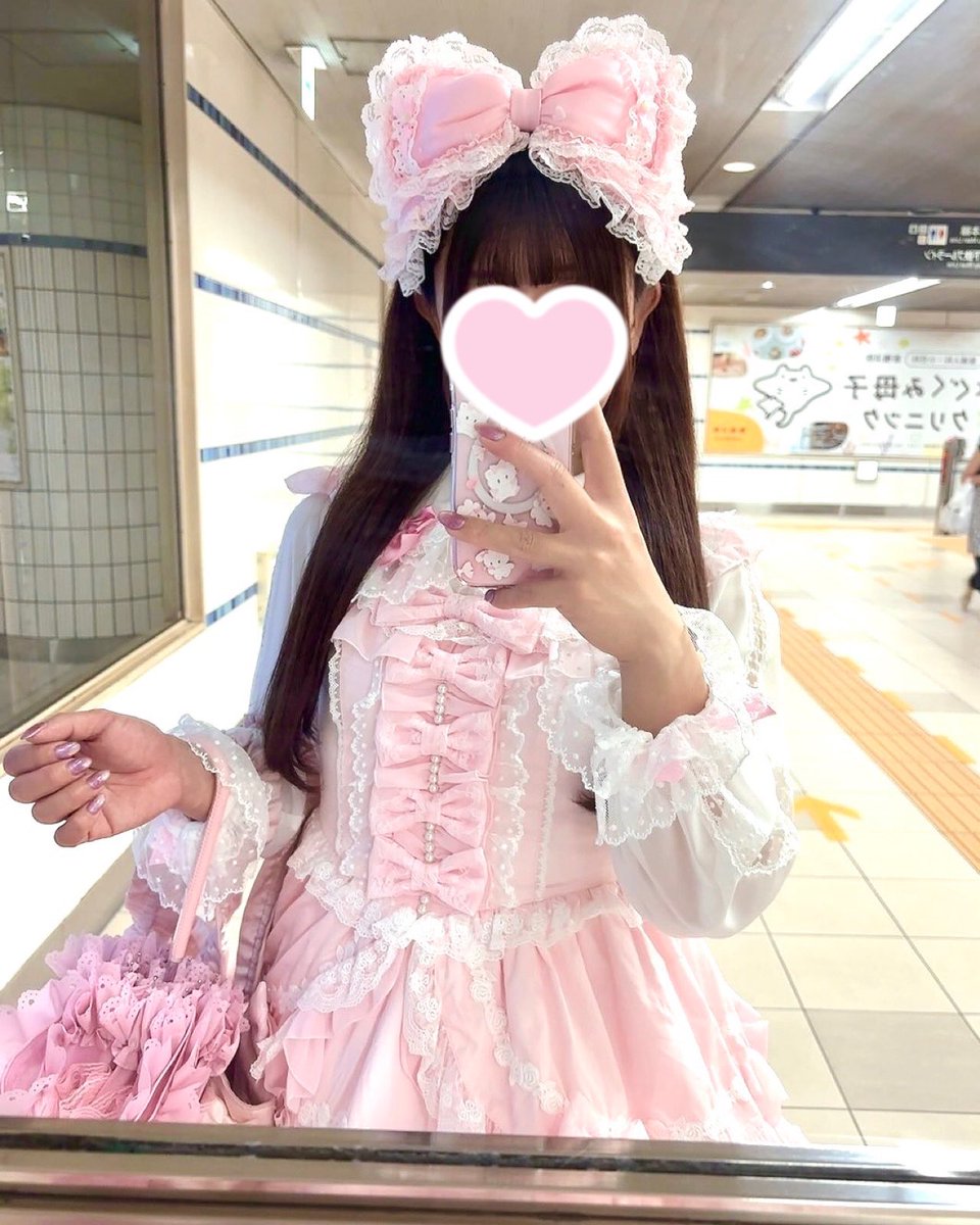 ichigo0531's tweet photo. 男だけど、多様性という世相にかまけて、

自分がときめくかわいい洋服着てる。🎀

着たいと思った瞬間から、

ずっと楽しくて仕方ない。

かわいいは、正義。🍓 https://t.co/M0qtMf6E20