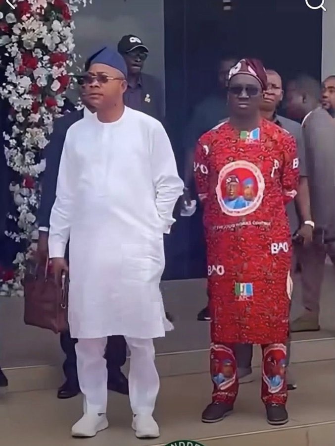 SadiqMaunde's tweet photo. Two geographically distributed idiots! https://t.co/fyGI9Mzir3