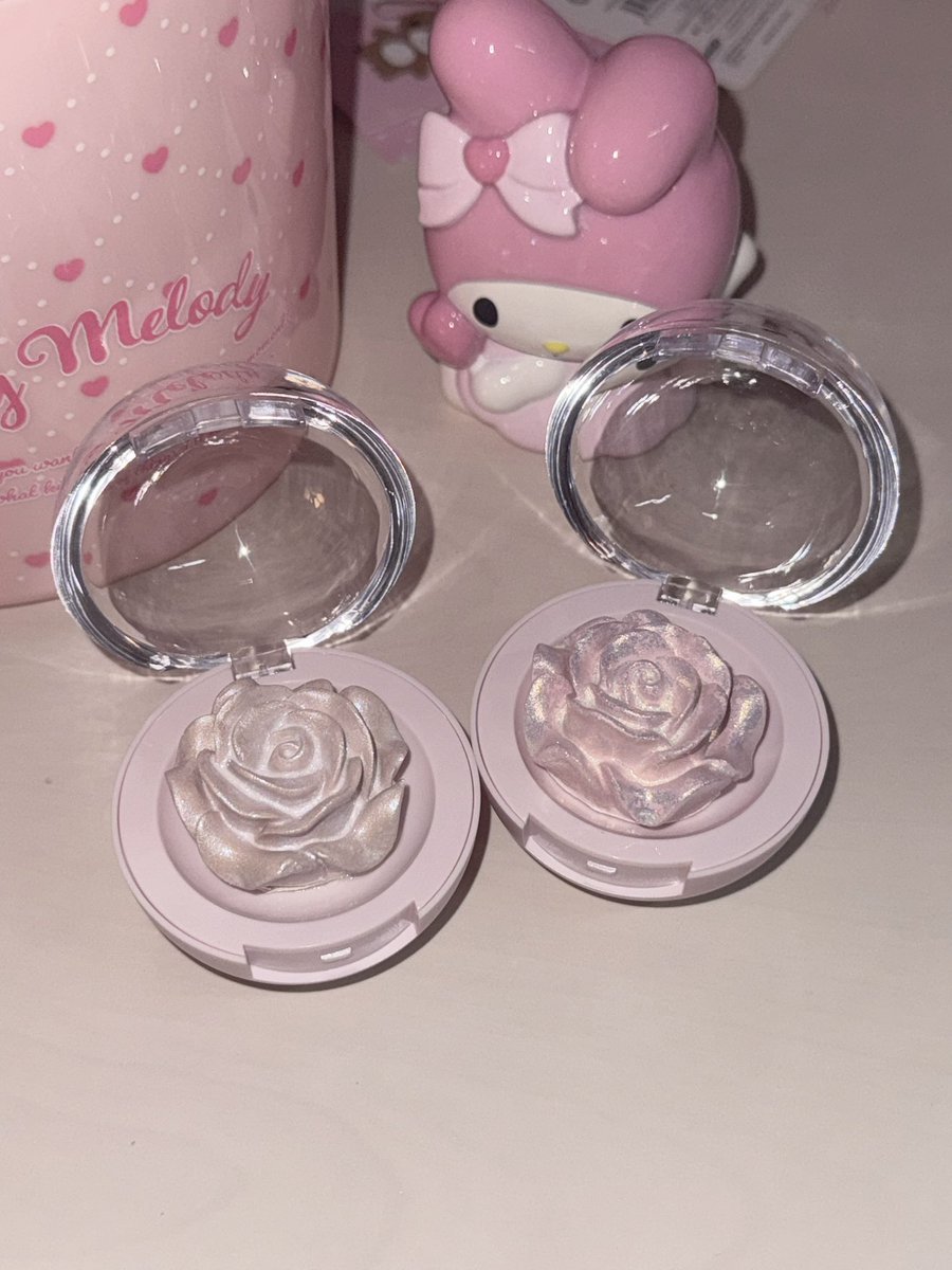 cuteemint's tweet photo. ローズハイライターついにゲット(/ ＞ ̫＜)/💕💕💕💕 https://t.co/8buj6QSwjE