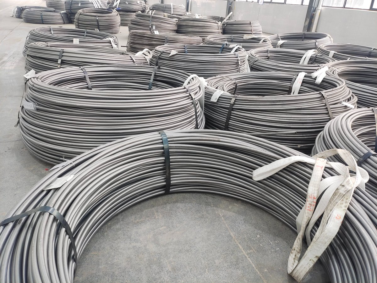 HengshanTech's tweet photo. Quenched‑tempered hard‑chrome hydraulic piston rods, custom‑built for heavy‑duty machinery. Ideal for excavators, forklifts, aerial work platforms, agricultural and mining equipment. #HydraulicPistonRod #HardChromePistonder #HeavyDutyMachineryParts #ConstructionMachinery https://t.co/D6zDR7Udc6