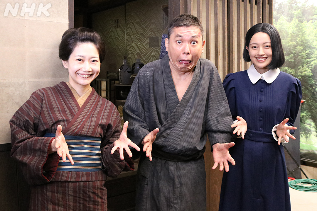 asadora_nhk's tweet photo. 派出看護の患者役・太田光 さん登場。
平蔵のために『恵風看護婦会』を訪ねてきたお隣のヤエを演じるのは小山まりあさん。一ノ瀬家の皆さんや亀吉など、栃木ことば指導の担当です。

👇見逃し配信
https://t.co/ELFvYEMGZQ

#朝ドラ #風薫る
#風薫るオフショット
上坂樹里
https://t.co/F4oyHlRfei https://t.co/qah9dczJ8y