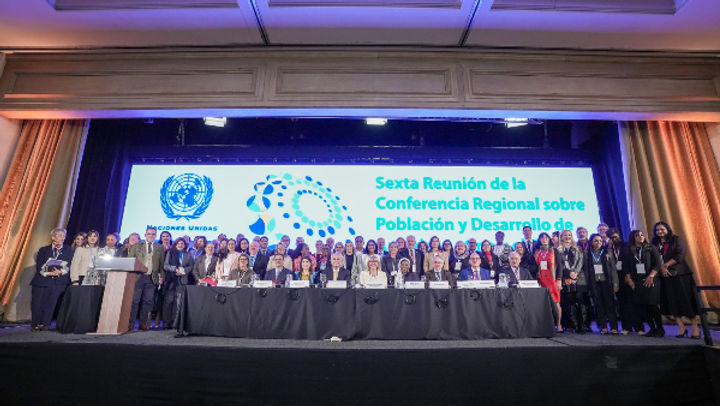 vozdelasocieda1's tweet photo. #ALC requiere de una gobernanza con enfoque integral y solidaridad intergeneracional para enfrentar los retos de la transformación demográfica
●Inauguraron en Montevideo, Uruguay, la Sexta Reunión de la Conferencia Regional sobre Población y Desarrollo
https://t.co/yscMGGUtDm https://t.co/1DM0vOrd9T