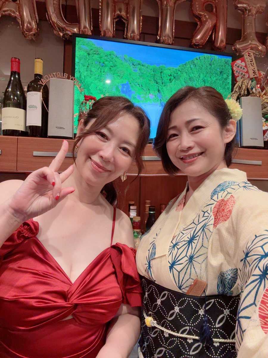 maki_tomoda's tweet photo. ラビリンスオープン💕

本日お席に余裕があります！！！
翔田さんと2人で待ってます❣️🥂

連絡してねー📞
https://t.co/fzW3isNRpB https://t.co/sZ6rrx3ORu