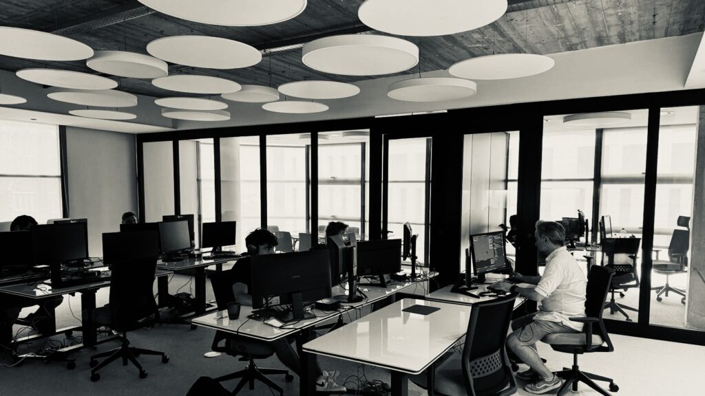 carouselstudio_'s tweet photo. Whew..Hiring 30 VFX artists this week for an exciting new project...#carouselstudio ⚡️📈 https://t.co/JfCmP6ayN2