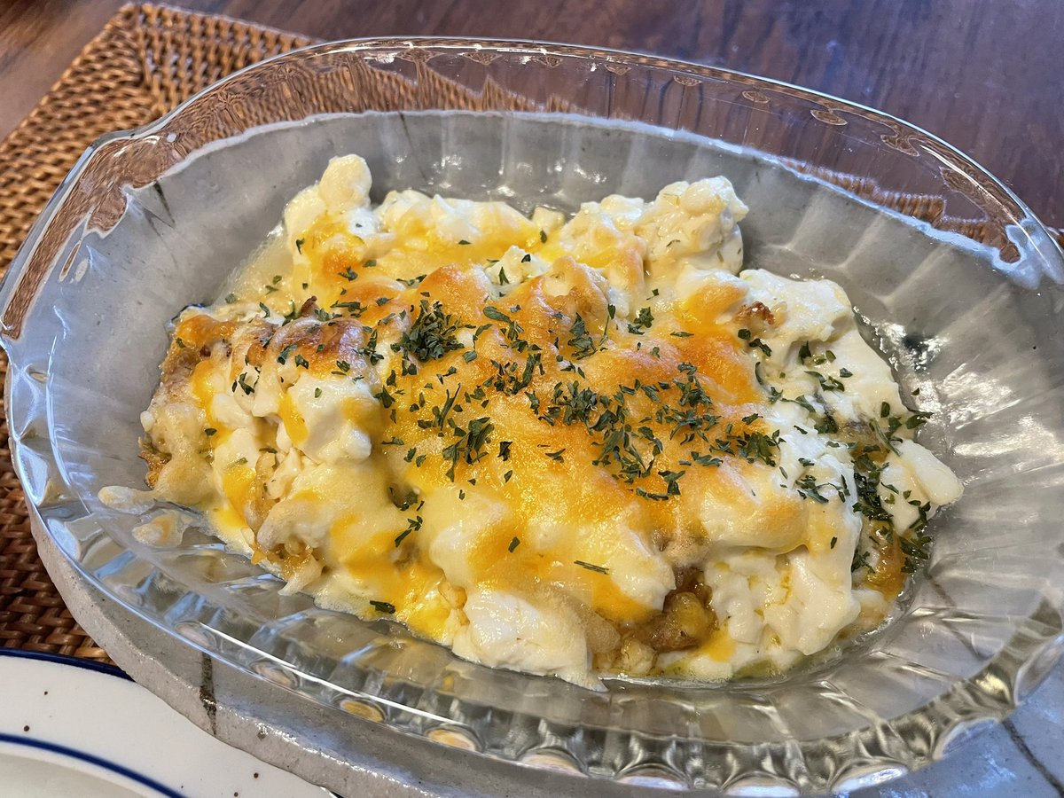 taekogohan's tweet photo. 今宵の晩ごはん😋🍴
本日は明太大葉チーズ春巻きです♪
豆腐チーズ焼きに紫蘇ジュース🥤
春巻きにチーズ明太子を入れたので
何も掛けずに美味しく食べられました♪
#おうちごはん🍚 https://t.co/f2v5gwv7xP