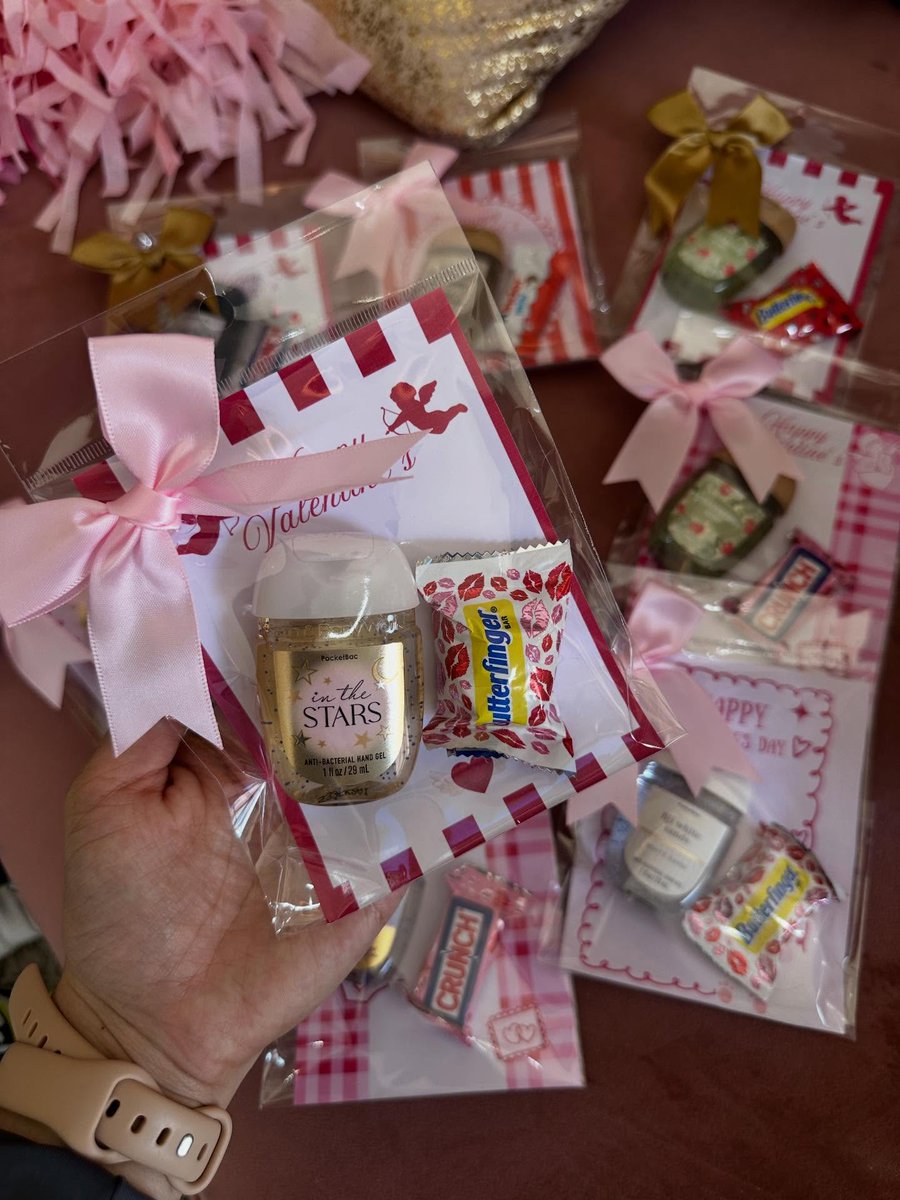 Christianjose92's tweet photo. ¿Ya tienes tus regalos para San Valentín? Sorprende con estos bellos gelesitos + chocolate en empaque listo para regalar. $70 c/u. Haz tu pedido antes de que se agoten. https://t.co/gDQmzwVUcy