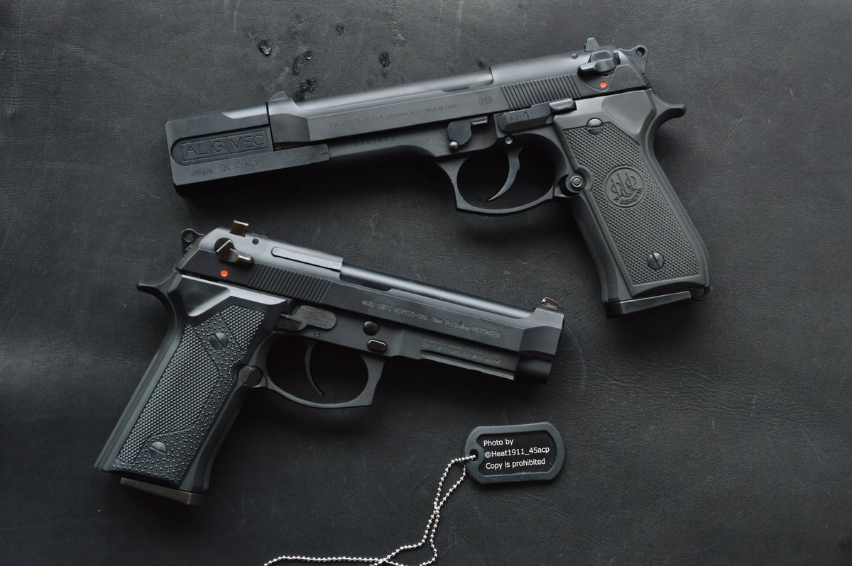 Heat1911_45acp's tweet photo. 次のカスタムはKSCのM9バーテックです。
スライド側面のブルーイング、
その他は塗装で考えています。

KSCは全体的に良く出来ていて
凄く好きなメーカーです。
(上からですみません🙏)

バレルはシルバー塗装、
グリップは木製にしたいと思います。
(バーテックに合うグリップあるかな🤔) https://t.co/FzIyw7xCSO