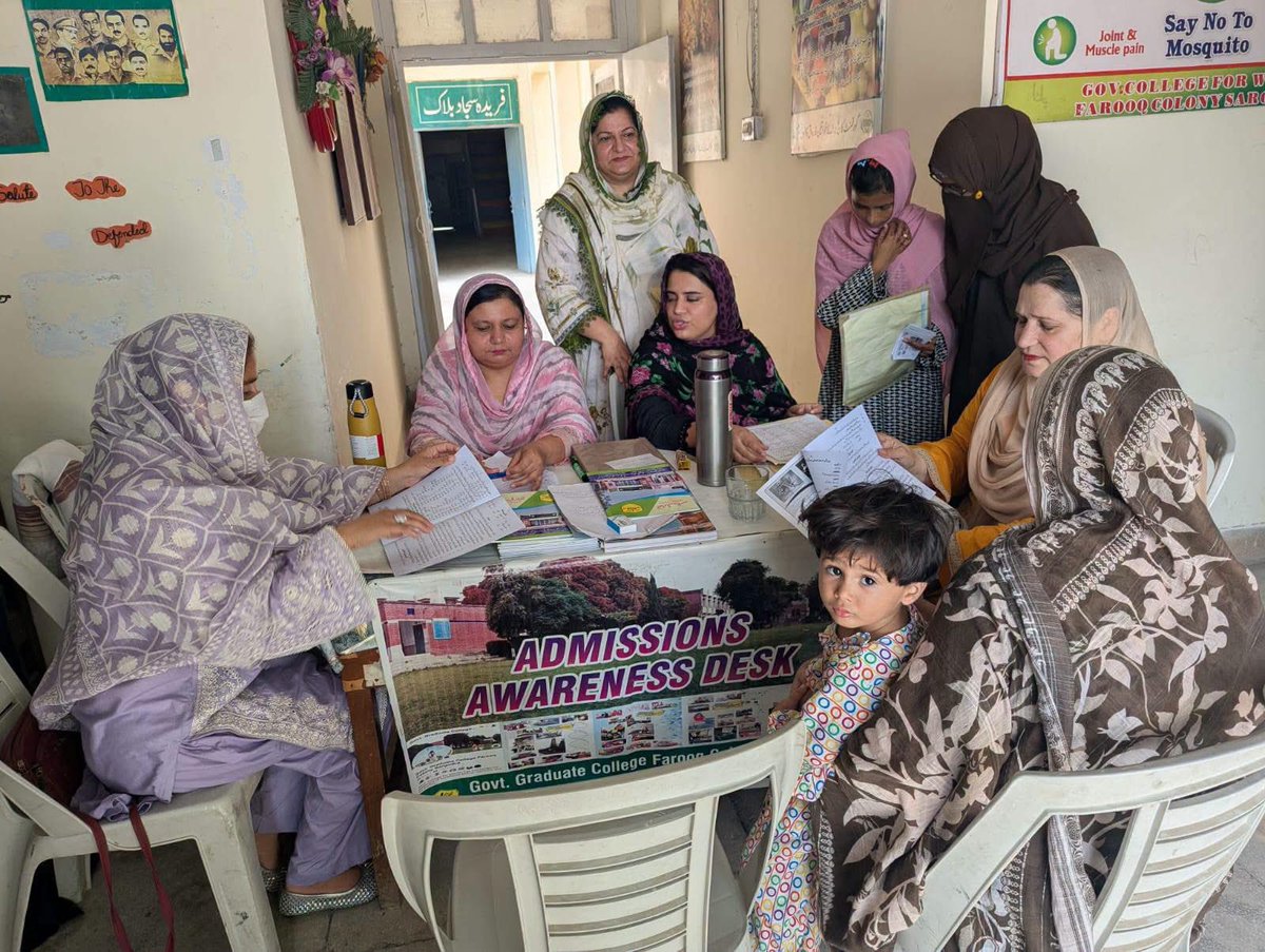 FarooqiansSgd's tweet photo. 🎓 FIRST YEAR ADMISSIONS 2026

Admissions Open at GGCW Farooq Colony, Sargodha! 🌸

📚 Pre-Medical | Pre-Engineering | General Science | ICS | Arts
💻 DIT 2-Year Diploma

✨ Learn • Grow • Succeed
📢 Enroll Now!

#FirstYearAdmissions 
@RanaSikandarH https://t.co/ORmA4Veoi2
