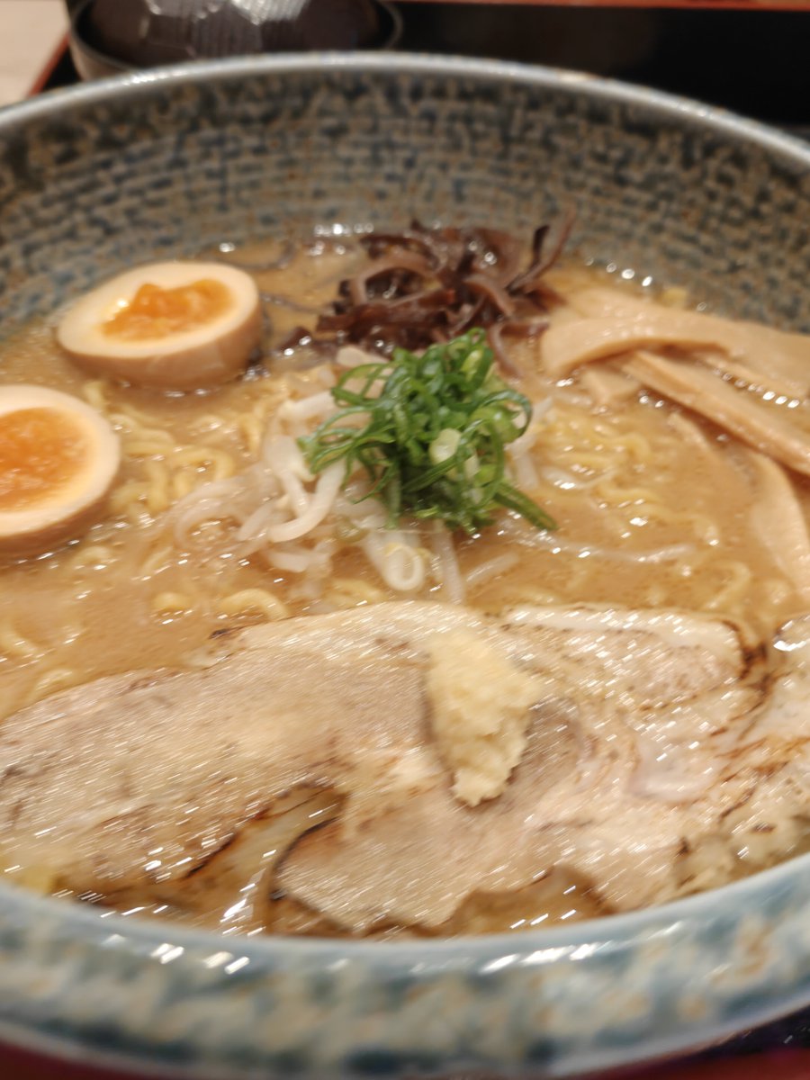 INAN_ERIOL's tweet photo. 多分コロナ以来、初めて本番のラーメン食った気がする https://t.co/hdLCpkfSbI