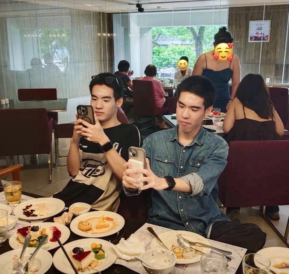 Twin_lekyai's tweet photo. อจ. ฝาเเฝด📸 : babytwin.lekyai   
#หนึ่งบวกหนึ่งเท่ากับหนึ่ง #twinlekyai #lek_trw #yai_trp https://t.co/8olcsKklfe