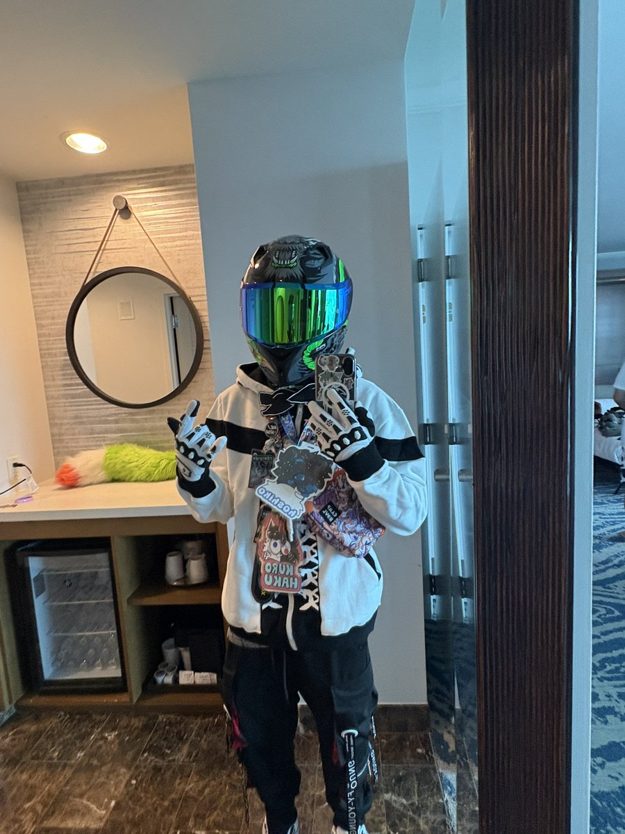HoshikoOfficial's tweet photo. HOW TO FIND ME AT MEGAPLEX!

DO✅✅
HUG ME
TAKE PHOTOS WITH ME
GIVE ME HEAD PATS
BOOP ME
GIVE ME STICKERS

DON’T❌❌
GRAB MY TAIL (unless you have my permission)
PICKING ME UP FROM BEHIND
GRABBING MY FLAG(I’ll be wearing one)

( I have a blue helmet if I’m in my motorcycle gear) https://t.co/dMmHKlUefN