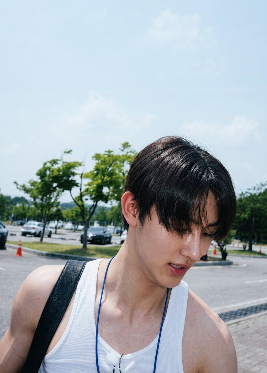 smJOYP's tweet photo. @baskaranidhito <Jujur, untung divideo ini ganti baju. Coba masih skin singlet putih itu?T___T> https://t.co/SxqL9ARt7V