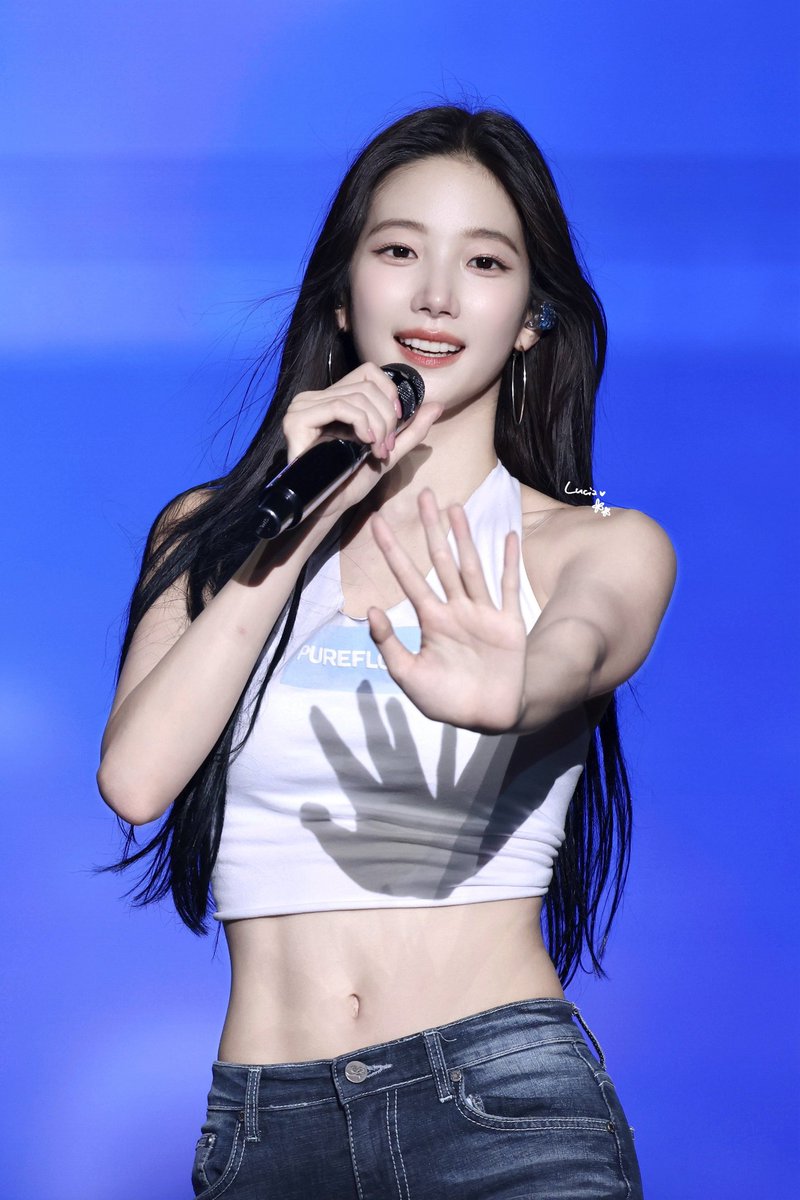 lVE_LOVEIVE's tweet photo. 260819 PURE FLOW TOUR in MIYAGI

#르세라핌 #LE_SSERAFIM
#카즈하
#ルセラフィム #KAZUHA #カズハ https://t.co/69Mhr5q0e0