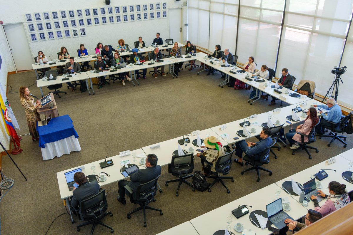 AteneaBogota's tweet photo. @UNALOficial @DiegoEscallonA El CODECTI se suma al desarrollo del país ante la emergencia y el nuevo gobierno.
Proponemos una Arquitectura Nacional Colaborativa: Bogotá comparte capacidades con las regiones para no duplicar inversiones y propone una mesa técnica Nación-territorios para el PND. https://t.co/30gmHc3ZGy