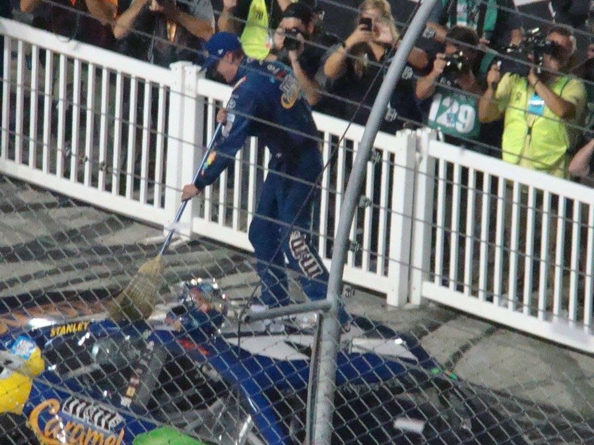 Racinut1's tweet photo. 9yrs ago tonight… @KyleBusch completed his 2nd Bristol Sweep. I was blessed to witness both in person! @ItsBristolBaby https://t.co/S9KuQQHKvm