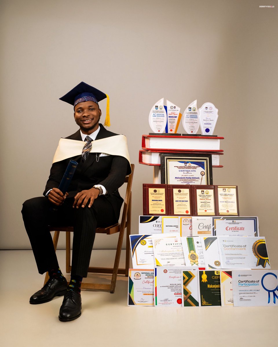 Official_Hardee's tweet photo. The degree is earned. The journey continues. 

Alhamdulillah for the grace to achieve this milestone

RE-INTRODUCING

H.A. MAKANJUOLA
LL.B (HONS.) - BACHELOR OF LAWS. 🎓
LAGOS STATE UNIVERSITY. https://t.co/XBrLsHkfqV