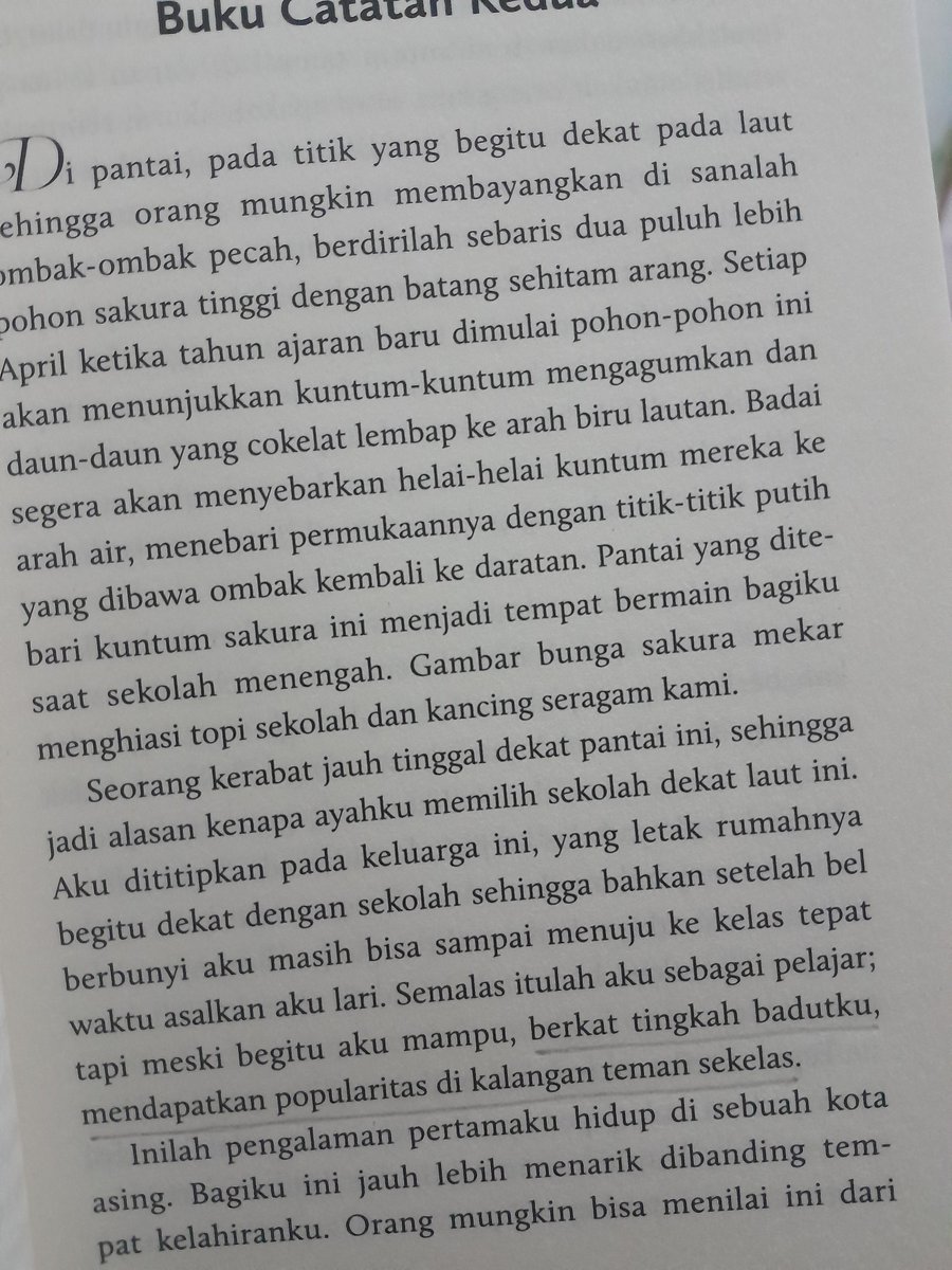 hisficm's tweet photo. benci bgt kenapa bisa serelate ini... aku inget pernah pura2 jadi MANUSIA PERIANG biar punya banyak temen. perilaku ini aku lanjutin sampai ke jenjang kuliah semester 3. karna itu tmn sekamar di asmara negur aku biar berhenti, kayaknya dia muak bgt liat aku jadi badut https://t.co/5IQt1o3xXr