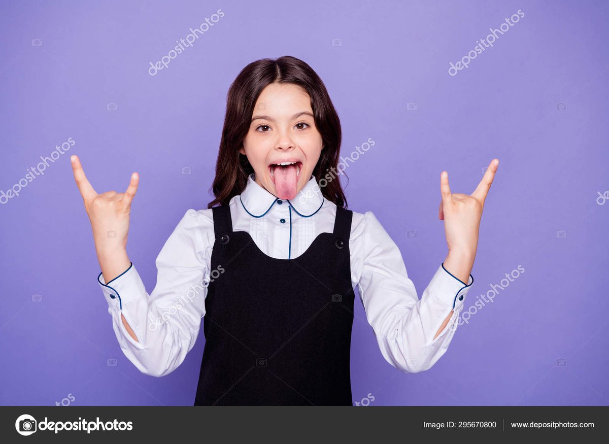 LizbethRevier's tweet photo. i always change my style to try and escape beauty standards but it actually just doesn’t change. whether you’re alternative or not, you’re still expected to be a skinny white girl with a button nose and big eyes. https://t.co/fTgeXpe5dK