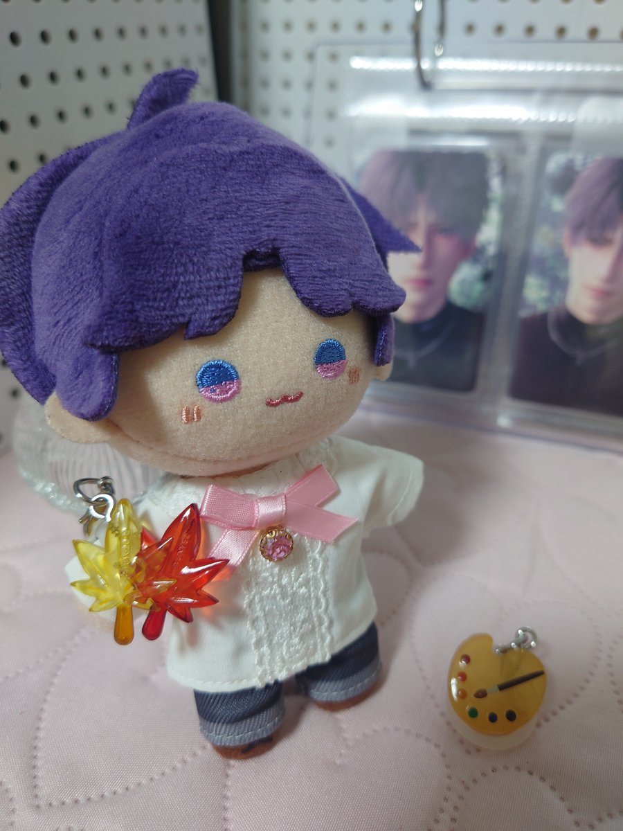 03rin0's tweet photo. 新伝説のストーリーまた怖くて見れてないけど、紅葉のめじるし持ってた
武神じゃない普段着ホムと紅葉

去年ぐらいにガチャした頃はめじるしも普通に回せたのにな https://t.co/ltKMDMcPWW