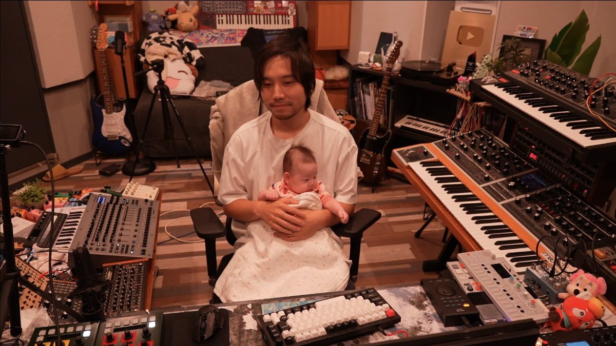 ujicosnail's tweet photo. first time in the studio in her career https://t.co/pKsxGCIA5x
