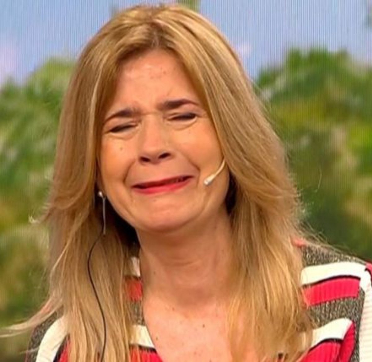 Robertojg1810's tweet photo. Cuando pensabas que la unica negrera con su empleada domestica era VICTORIA DONDA✌🏾, PUUUUMMMM
Te enteras que MERCEDES NINCI le paga a su empleada lo que marca la ley.
$4000. SI SI SI $4000.
TENGO 4 TRABAJOS dice la conventillera.
$4000 putos y mugrosos pesos.
SORETE 💩💩💩💩💩 https://t.co/ZqTWexQ2GA