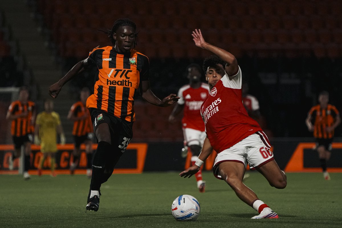 BarnetFC's tweet photo. The pathway is real. 🐝

Three more Barnet Academy scholars and graduates stepped onto the pitch for the first team last night.

A proud moment for everyone involved—and this is only the beginning. 🧡

#BarnetFC🐝 https://t.co/XRxXnETlRR