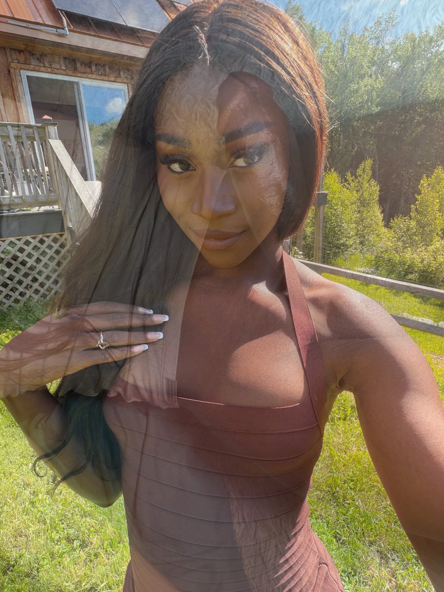 _Magic_covk's tweet photo. Bigger than yours 🤫🫨
#tgirls #transwoman https://t.co/No9ZkjcYOY
