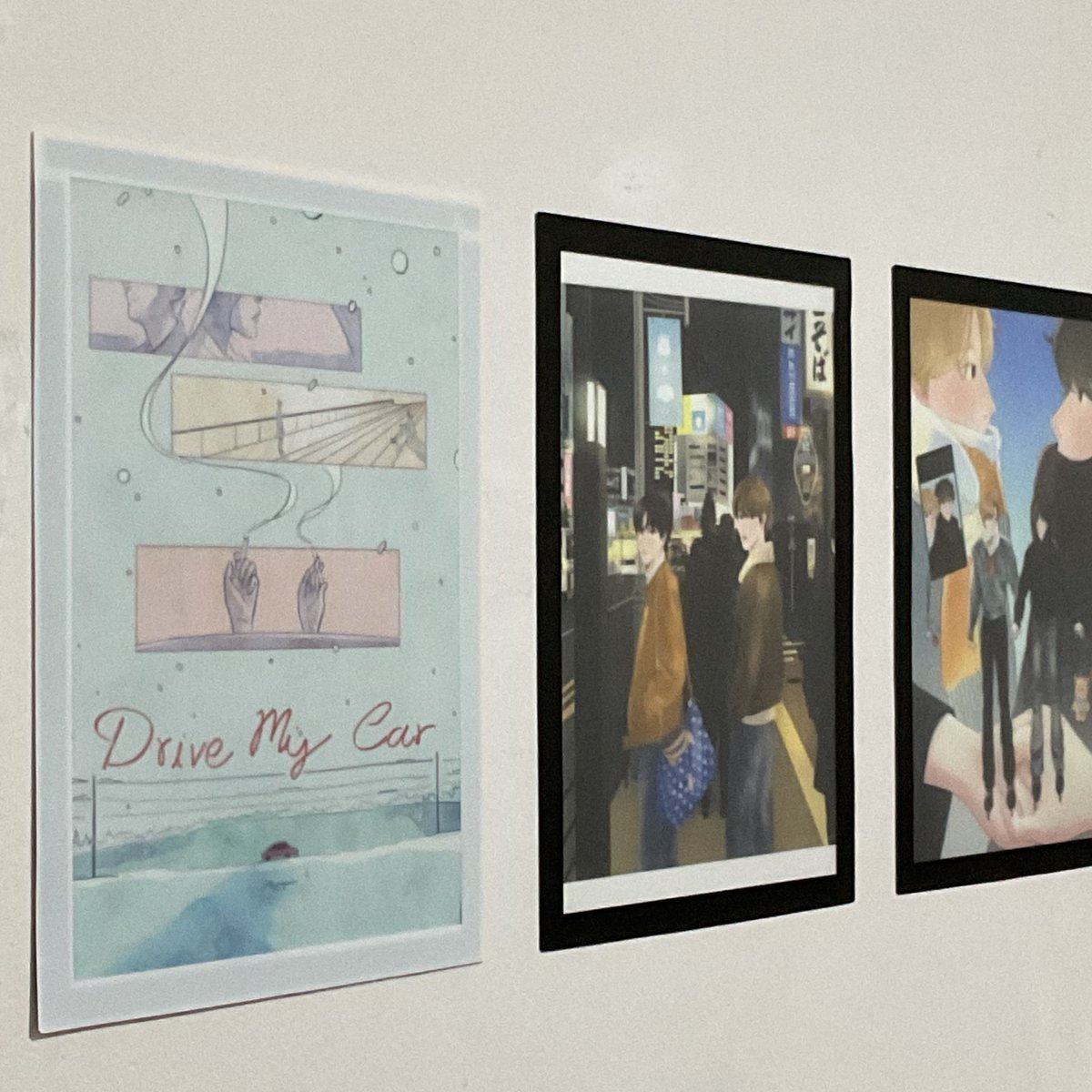 d_mywinter's tweet photo. ใครชอบติดโปสเตอร์แต่งห้องอยากแนะนำกรอบรูปแม่เหล็กอันนี้ในรูปคือขนาด A4 ราคา 16 บาทถ้วน ลอกกาวแปะกะผนังได้เลย เปลี่ยนรูปสะดวก เรียบ ๆ แต่ดูดีเลยมีหลายสี+ขนาดให้เลือก นี่ติดมาจะครบปีแล้วยังอยู่ดี ส่วนพลาสติกเป็นเนื้อด้านอาจจะไม่ได้เห็นเทกเจอร์กระดาษข้างใน✨
https://t.co/7TiGVEfOje https://t.co/H1nN713Mae