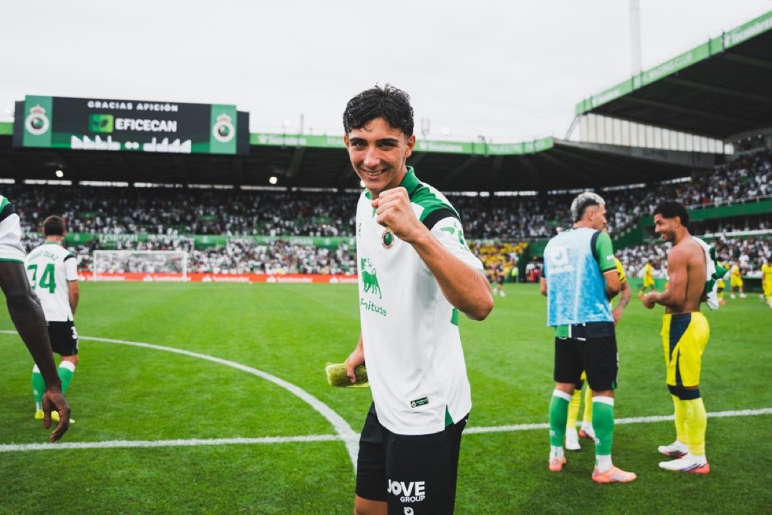 MadridUniversal's tweet photo. 🚨 NEW: Real Madrid have accelerated in the last few hours to sign Sergio Martínez.

The main idea is that he will start for Castilla, although it will be studied that he will be on loan at Racing de Santander if he is going to play regularly.

— @MarioCortegana https://t.co/umnbmf650t