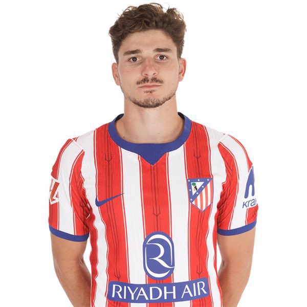 FabrizioRomano's tweet photo. 🔴⚪️📸 Julián Álvarez, posing with new Atlético Madrid kit for season 2026/27. https://t.co/gQFm3gyH2A