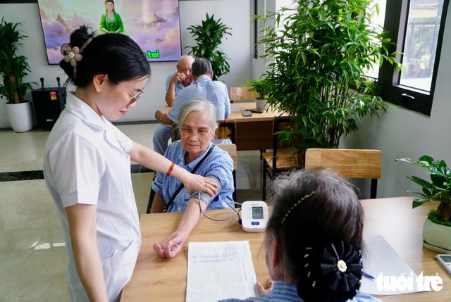 VietNewsGateway's tweet photo. For seniors in Tay Ho Ward, Hanoi, a newly-opened daytime care center is quickly becoming a familiar place to spend their days.

Read more: https://t.co/rgU58RhOVq https://t.co/hqmvVKwxA9