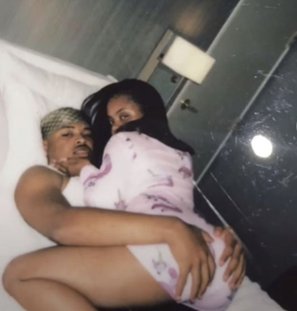 yourboirhema's tweet photo. laying up with your person after a long day >> https://t.co/nGVChA5yNh