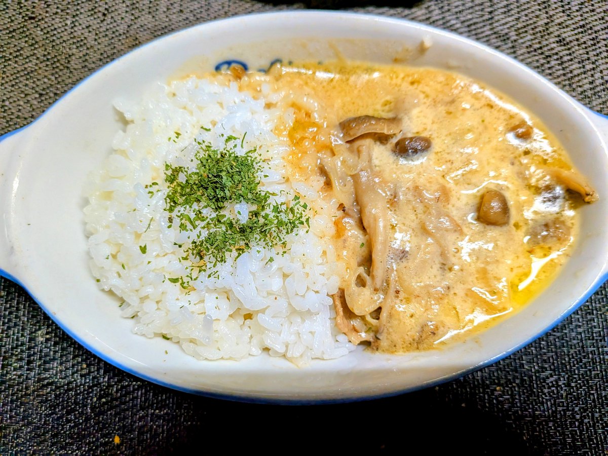 wakamotoaoi's tweet photo. 本日の夜勤前の晩ごはんは
🇬🇧イギリスの
ナスのショートパスタ【Layered🍆 Aubergine, Tomato and Pasta】🍲
ダブリンコドル
【Dublin Coddle】
🇺🇦ウクライナ料理の白いビーフストロガノフ
イギリスとウクライナ料理を食べ��
夜勤頑張ります!✨
#あおいさん家の晩ごはん
#extrablog
#cookpad https://t.co/hVCgIYWfl3