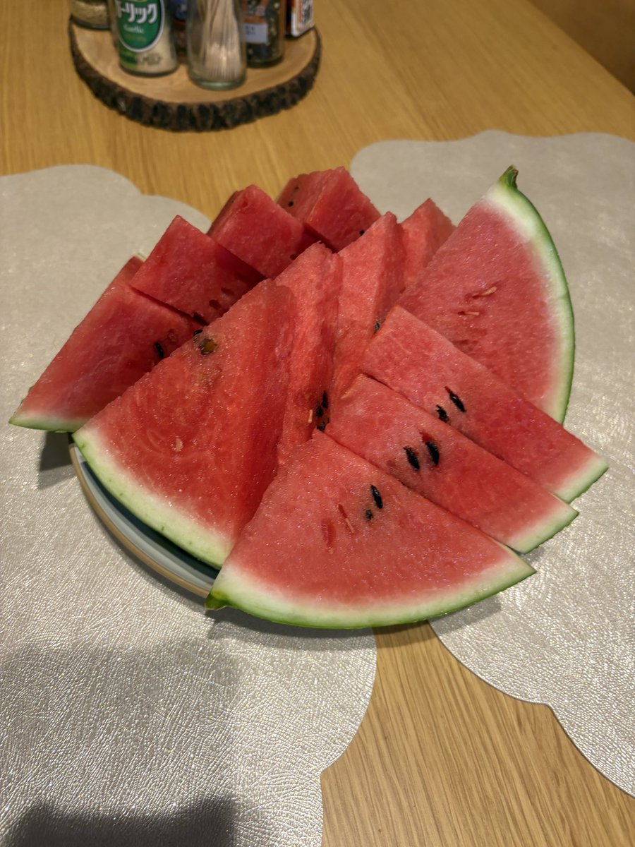 Litq_'s tweet photo. 今日も🍉 https://t.co/7NYrIAiVkL