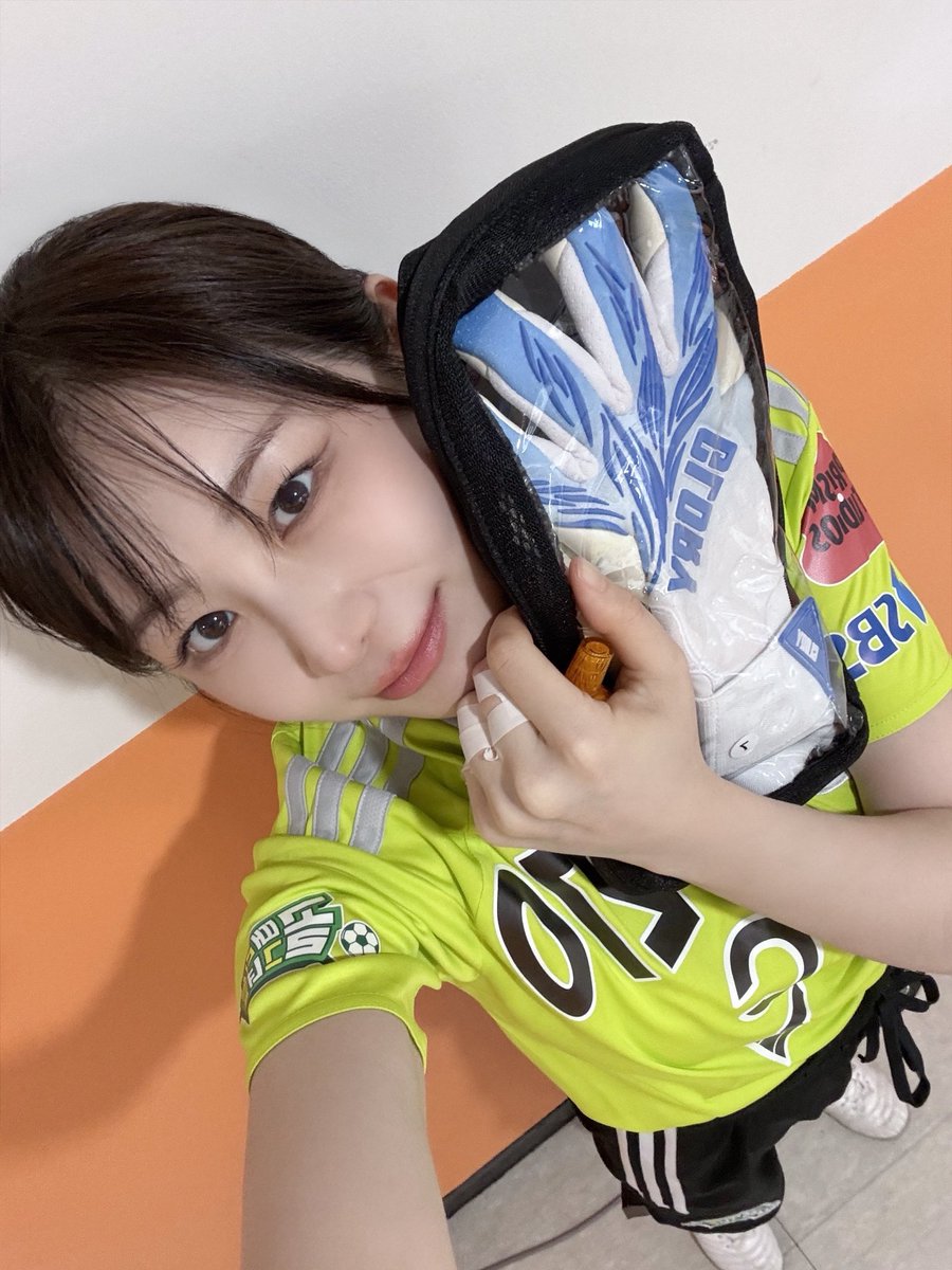 official_LCY's tweet photo. [📸]

#CHAEYEON_pic
└ 📸#골때리는그녀들

오늘 경기도 끝!⚽️
아쉬움은 잠시 넣어두고
다음엔 더 좋은 모습 보여드릴게요💗

#이채연 #LEECHAEYEON https://t.co/Q2KTpmem4O