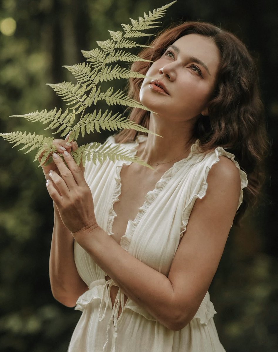 Anne141014xx's tweet photo. 🤍🤍🤍

Double the Beauty: Her and Nature. 🌿✨

📍YouTube AnnSirium Channel 
https://t.co/chwFwlXNzg

📍IG: annywaywithannsirium
https://t.co/DTXErdfehK

#anywherewithann #แอนนี่เวย์
#เชียงใหม่ #เชียงดาว
#annsirium #แอนสิเรียม
@Annsirium https://t.co/YcyHsZiIee