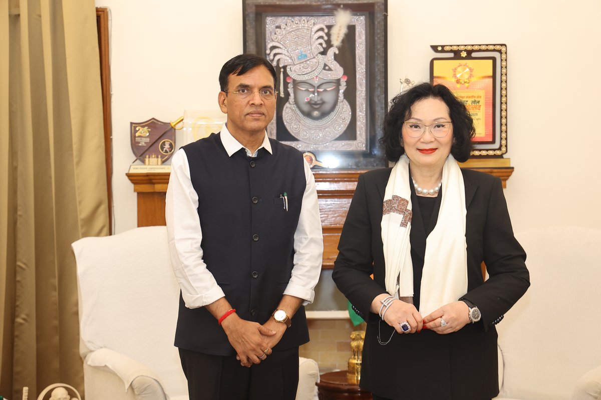 mansukhmandviya's tweet photo. Delighted to meet Mrs. Khunying Patama Leeswadtrakul, President of the Badminton World Federation (BWF).

It is heartening to see the BWF World Championships 2026 being organised in India in close partnership with BWF. It was equally encouraging to hear the BWF President express her satisfaction with the organisation of the event.

With our strong collaboration with BWF, we remain committed to taking badminton in India to even greater heights and building a stronger ecosystem for our athletes to excel on the global stage.
