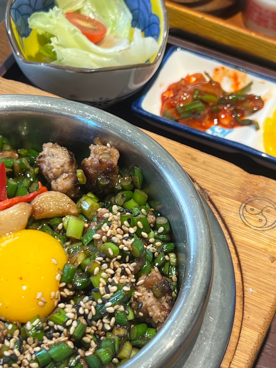 nishjunzz's tweet photo. jeongwoo shared seongsu date pics with jl ~ 💛🖤

WAAAAAHHHHHHH 🥹 https://t.co/wfQLSmVoL1