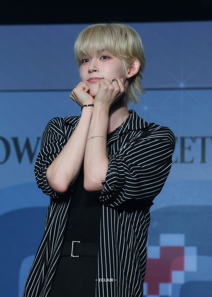 1218won_'s tweet photo. 260808 HQ

워누 넘넘 귀엽죠ㅠㅠ🩵

#SEOWON #서원 #ソウォン #徐源 https://t.co/lCjxxNrADB