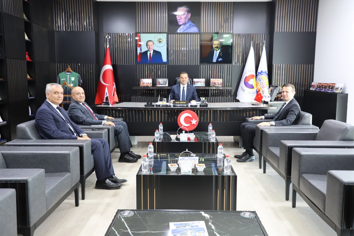 bingoltso's tweet photo. ✅ Ziraat Bankası Elazığ Bölge Başkanı Sayın Serdar Baş,  Elazığ Bölge Pazarlama Müdürü Sayın Selçuk Öztürk ve Bingöl Merkez Şube Müdürü Sayın Abdullah Yıldız,

✅ Bingöl İl Müftüsü Sayın Orhan İmamoğlu, Bingöl AFAD Şube Müdürü Sayın İbrahim Tanış,  Bingöl İŞGEM Müdürü Sayın Ömer Çakan ve İş İnsanı Sayın Fatih Bilmez,

Başkanımız Kadir Çintay'ı ziyaret etti.