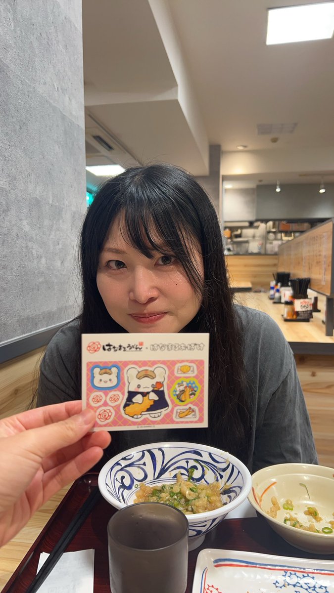 rerere_mutsumi's tweet photo. 単騎

ありがとうございました🤗💖

全組漫談ライブ！わしはまさかのギター漫談😂😂😂😂😂😂😂😂😂😂😂😂😂😂😂😂😂😂😂😂いい経験なりました😍
コーナー盛り上がったので今度丸パクリさせてもらいます😂😂💕

女三人でうどん🏃‍➡️
おいしかった💕💕 https://t.co/HDajGIZSgw
