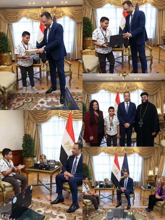 Millad_E5natoun's tweet photo. واحنا تايهيم من بعض كده 
فيه طفل إسمه " ماتيروس مينا " مصري عنده 10 سنيين تم تصنيفه ضمن أفضل 2% من المشاركين في المسابقة على مستوى العالم، 
صمم روبوتاً علي هيئة الملك #توت_عنخ_أمون 
وصحف العالم كلها الأجنبية قبل العربية بتتكلم عنه إبقوا دعموه لإنه يستحق 
عاش #ماتيروس 💪❤️🇪🇬 https://t.co/rYmLtgveqL
