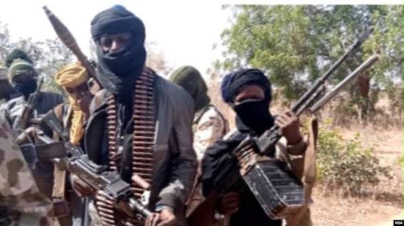 SecurityWinsNG's tweet photo. Security forces in Katsina State stopped a mass kidnapping attempt in Gidan Bawa village, killing 24 bandits and rescuing abducted residents.

Acting on intelligence, a joint team of the Nigerian Army, DSS, Katsina Community Watch Corps, and local vigilantes ambushed around 40 gunmen linked to bandit leader Isiya Kwashen Garwa. The attackers aimed to kidnap women and children to embarrass the government, similar to a previous raid in Kwara State. 

Security forces also recovered 19 stolen cattle and are currently hunting down the remaining fleeing bandits.