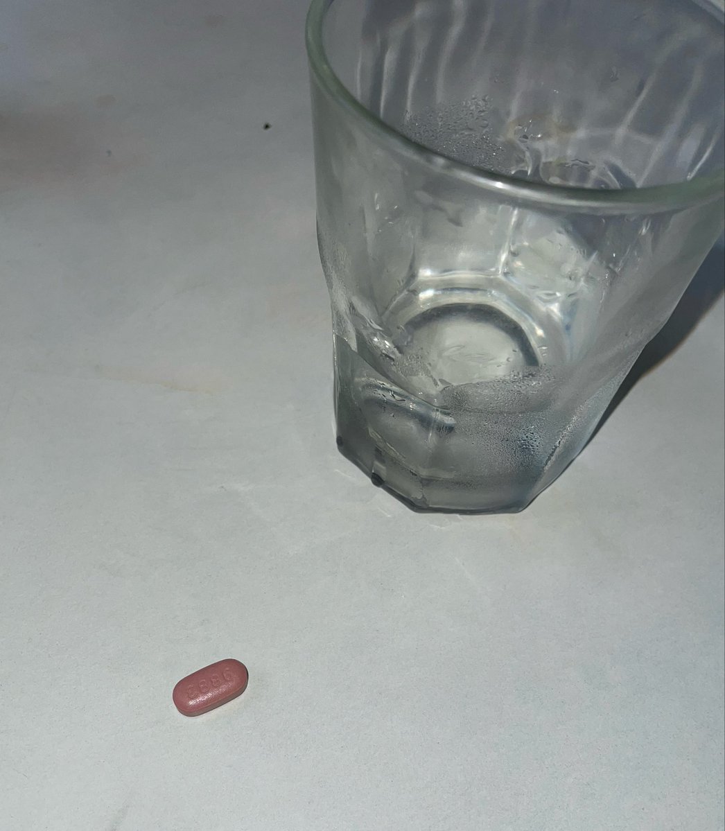 VIHenigma's tweet photo. Por lo menos es una pastilla y no 15 como hace 20 años , lo que quisiera saber es asta cuando me van a cambiar a Dovato aún que desconozco las diferencias entre Dovato y Biktarvy , según yo son lo mismo 🤷‍♂️#vih #sida #biktarvy https://t.co/JijbH1jlyM