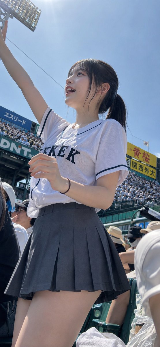 kyodare52's tweet photo. 観客席にいた子が可愛すぎた…

#甲子園 https://t.co/mt8QFMqjQQ