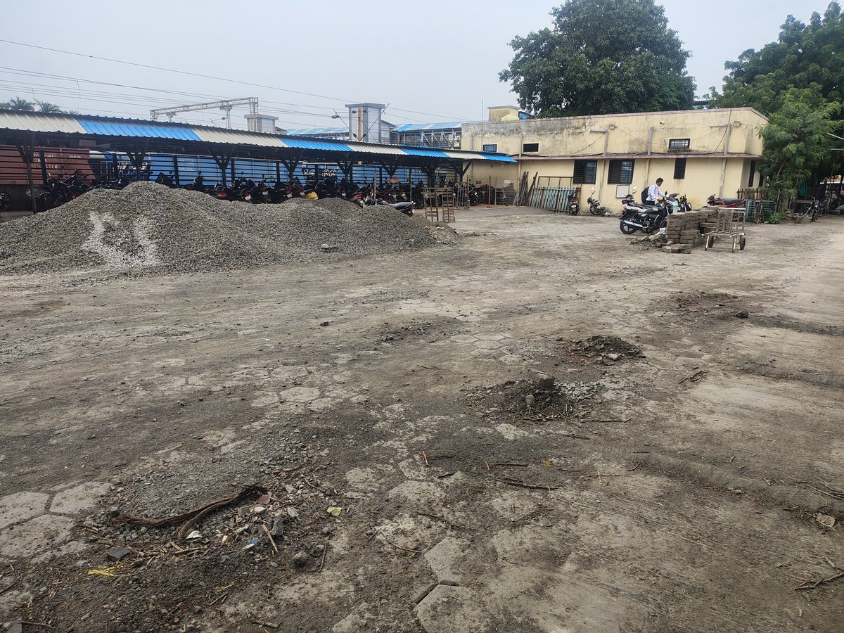 ALTAFSHAIKHSHA7's tweet photo. Regarding the two-wheeler parking stand in Jalgaon: the tender process based on the allotment is scheduled to begin tomorrow (21/08/2026), yet the parking area is currently filled with the contractor's materials. Please take action to have these materials removed.
@RailMadad https://t.co/R2mApXDikN