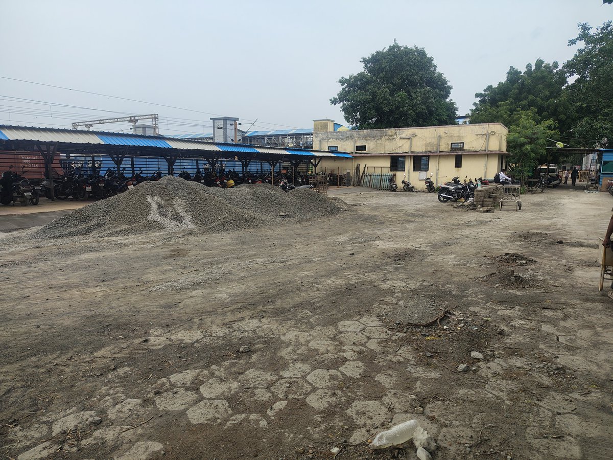 ALTAFSHAIKHSHA7's tweet photo. Regarding the two-wheeler parking stand in Jalgaon: the tender process based on the allotment is scheduled to begin tomorrow (21/08/2026), yet the parking area is currently filled with the contractor's materials. Please take action to have these materials removed.
@RailMadad https://t.co/R2mApXDikN