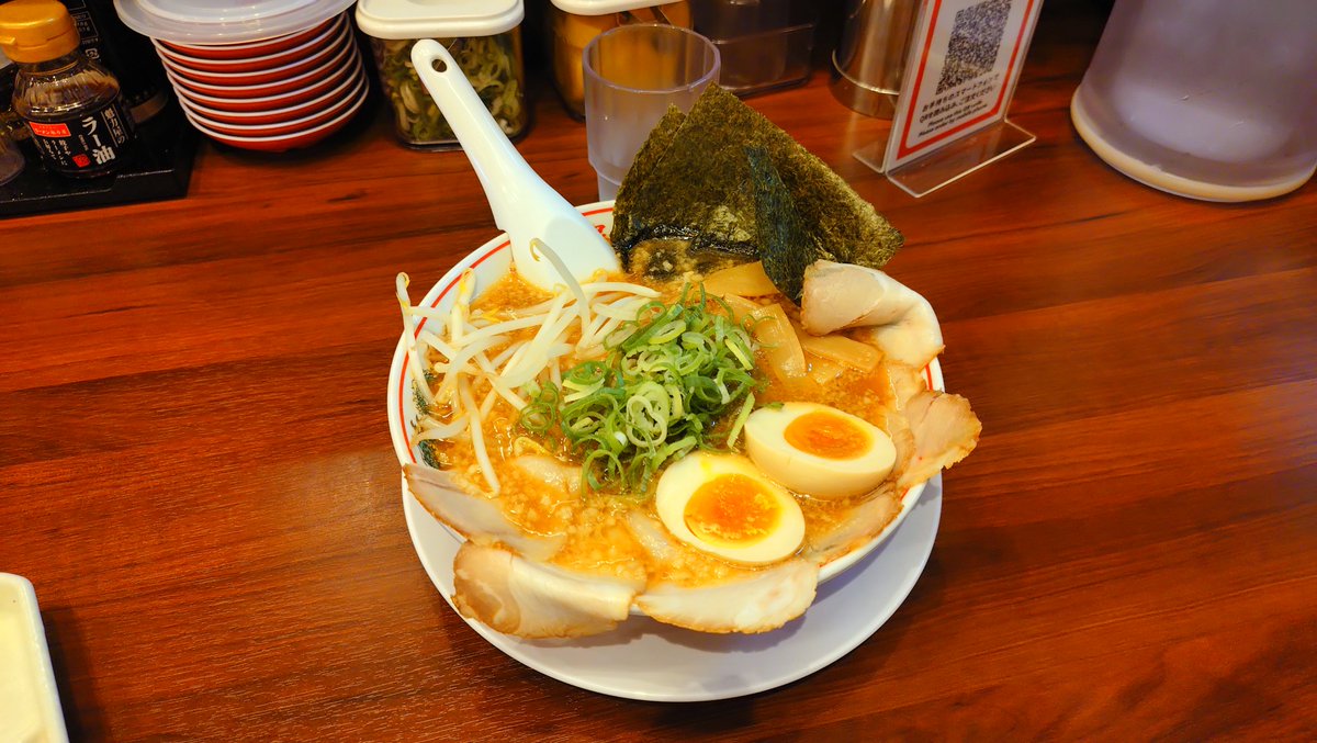 sosuke0624's tweet photo. 魁力屋 大船店
みそ全部のせラーメン 1,309円
思った異常にあっさりしていて
夏場もまぁまぁ美味しく食べられるラーメンでした https://t.co/g3vMYZVjwc
