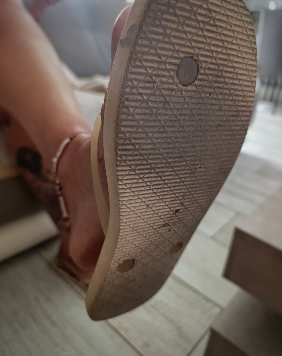 sadistikwife's tweet photo. Minidotato ✅
Cornuto✅
Insicuro e impacciato✅
Abbassi lo sguardo dinnanzi a una donna✅
La visione delle suole delle mie ciabatte ti ha fatto venire un erezione✅
Se ti ritrovi in ognuno di questi punti devi pagare la tassa del BETA:
https://t.co/0buE616a2J
Prego,pisellino☺️ https://t.co/iGibPZVpgc